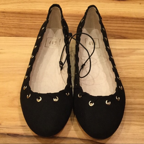 Women’s 8.5 Black Faux Suede Gold Flat Shoes - Picture 2 of 4
